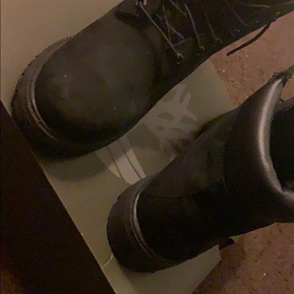 shoes - Picture 5 of 8